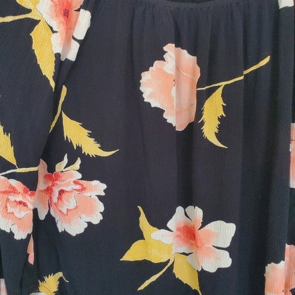 Billabong Mi Amore Floral Print Off-The-Shoulder Top - Picture 4 of 11